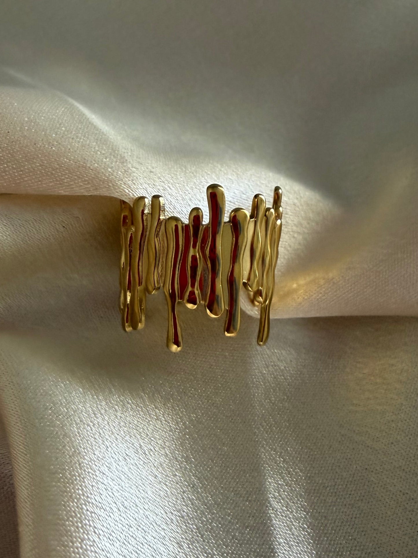 Ara Texture Ring
