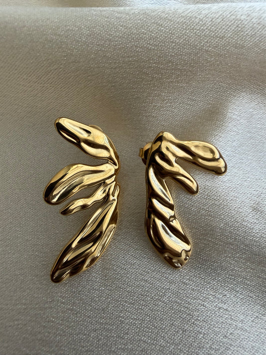 Ola Studs (Abstract Flow)