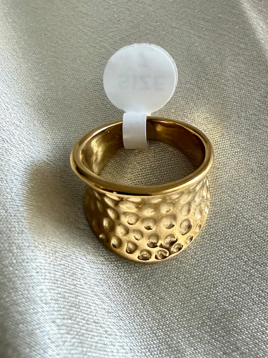 Ara Dome Ring