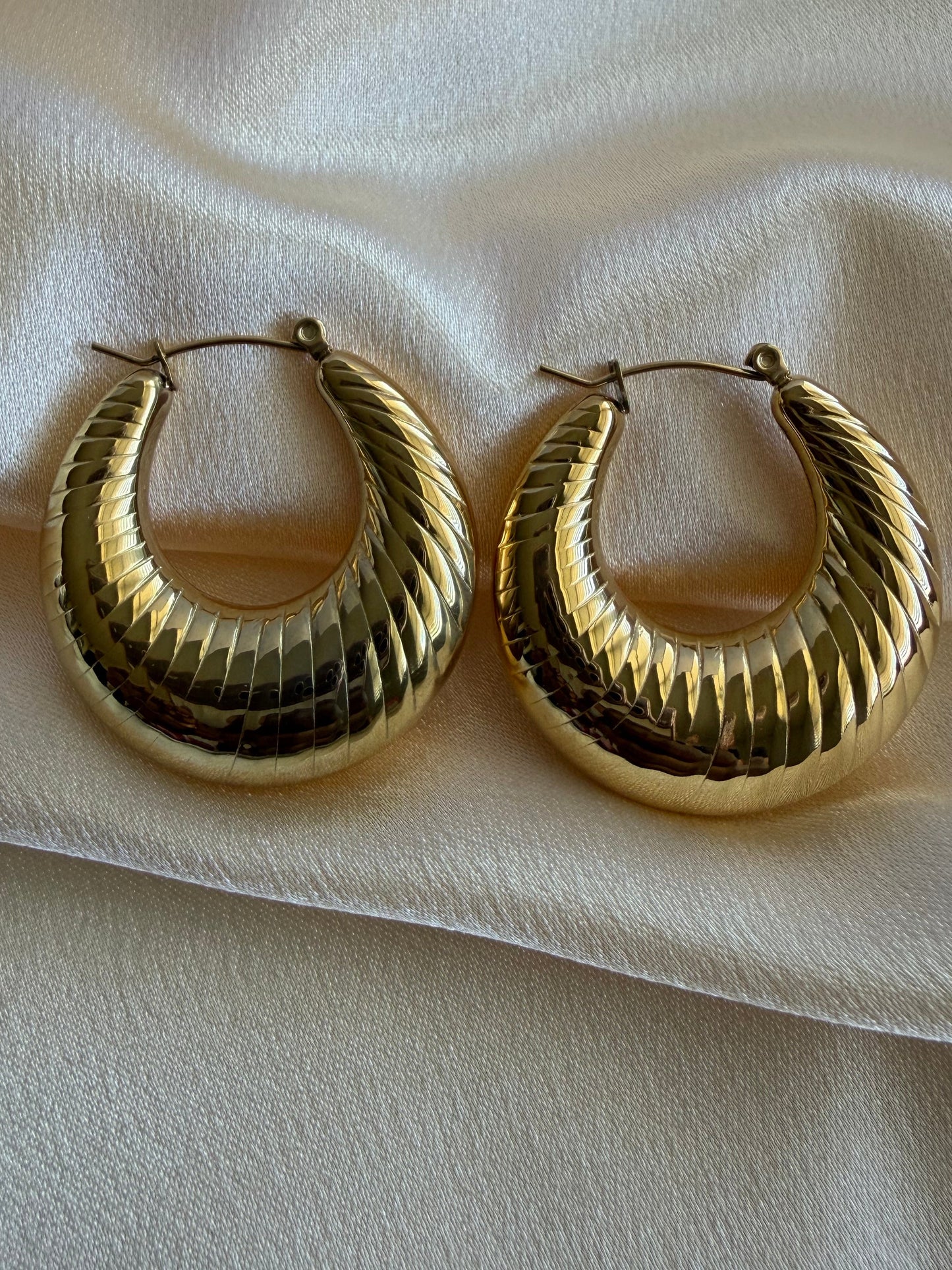 Ara Hoops-Ribbed Bold