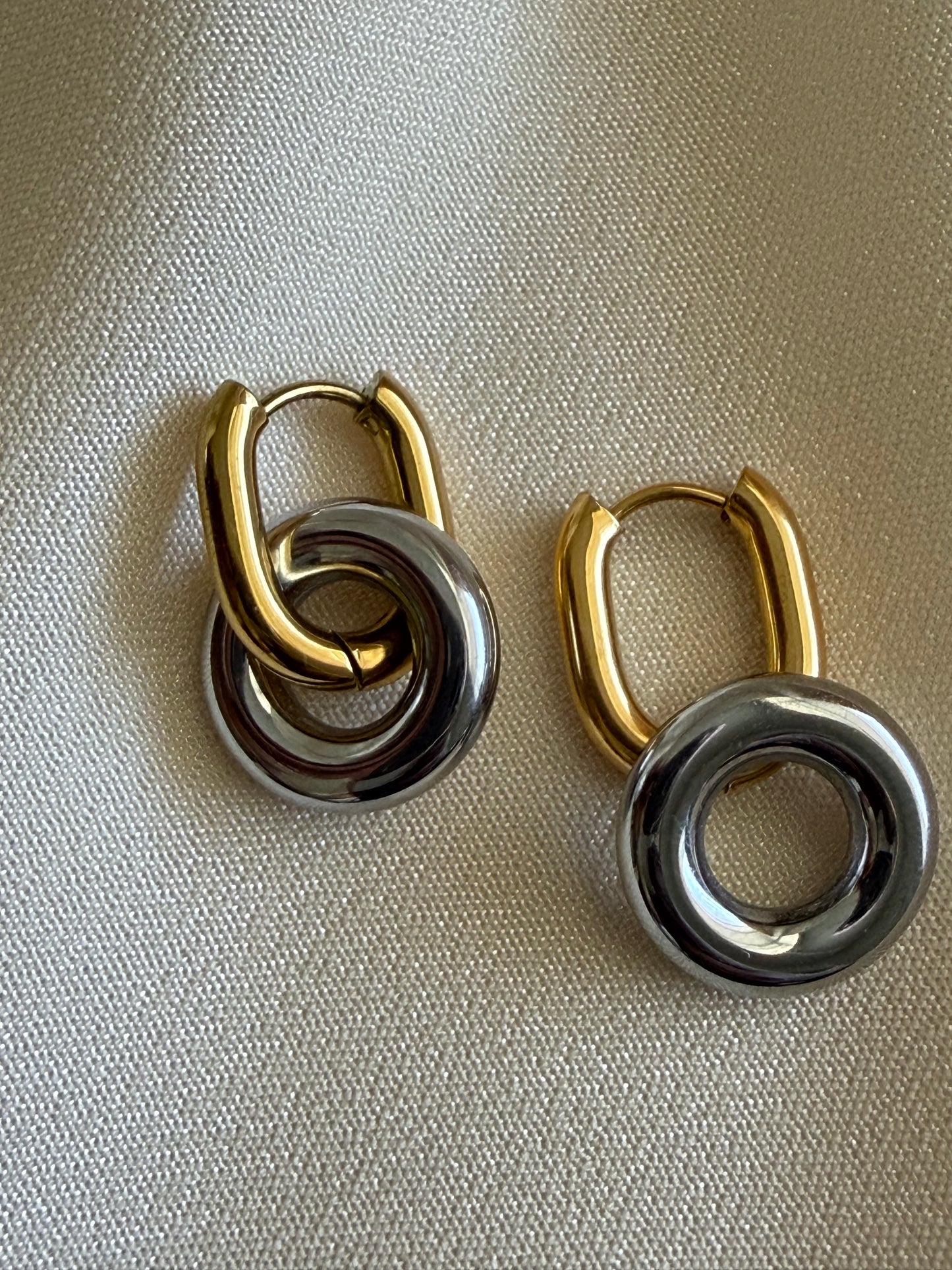 Ara Hoops-Dual Tone Twist