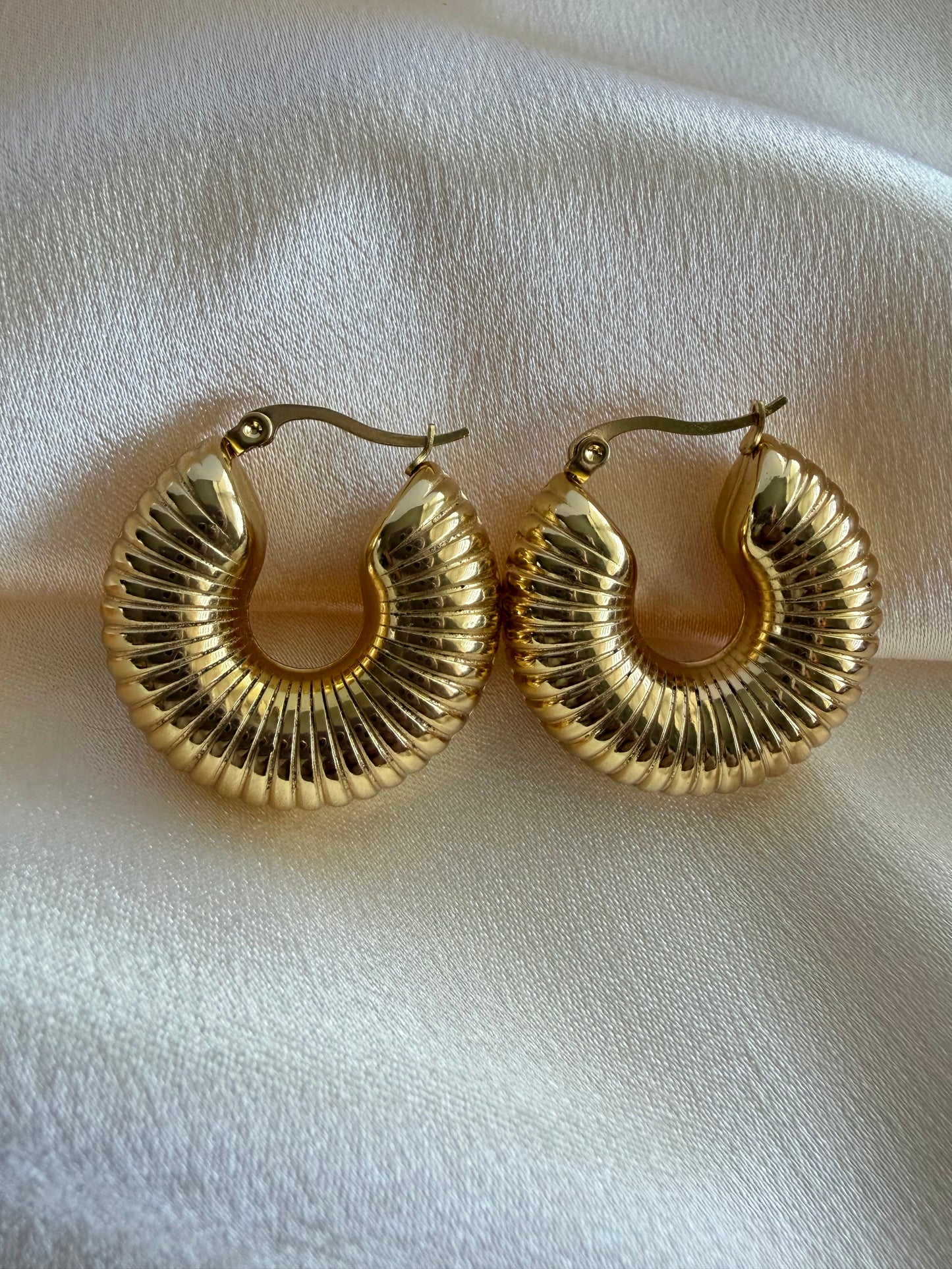 Ara Hoops-Ribbed small