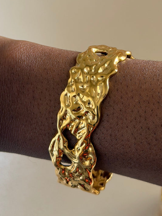 Ola Cuff