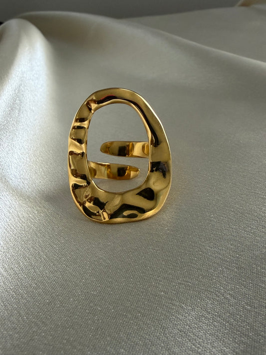Ara Oval Ring