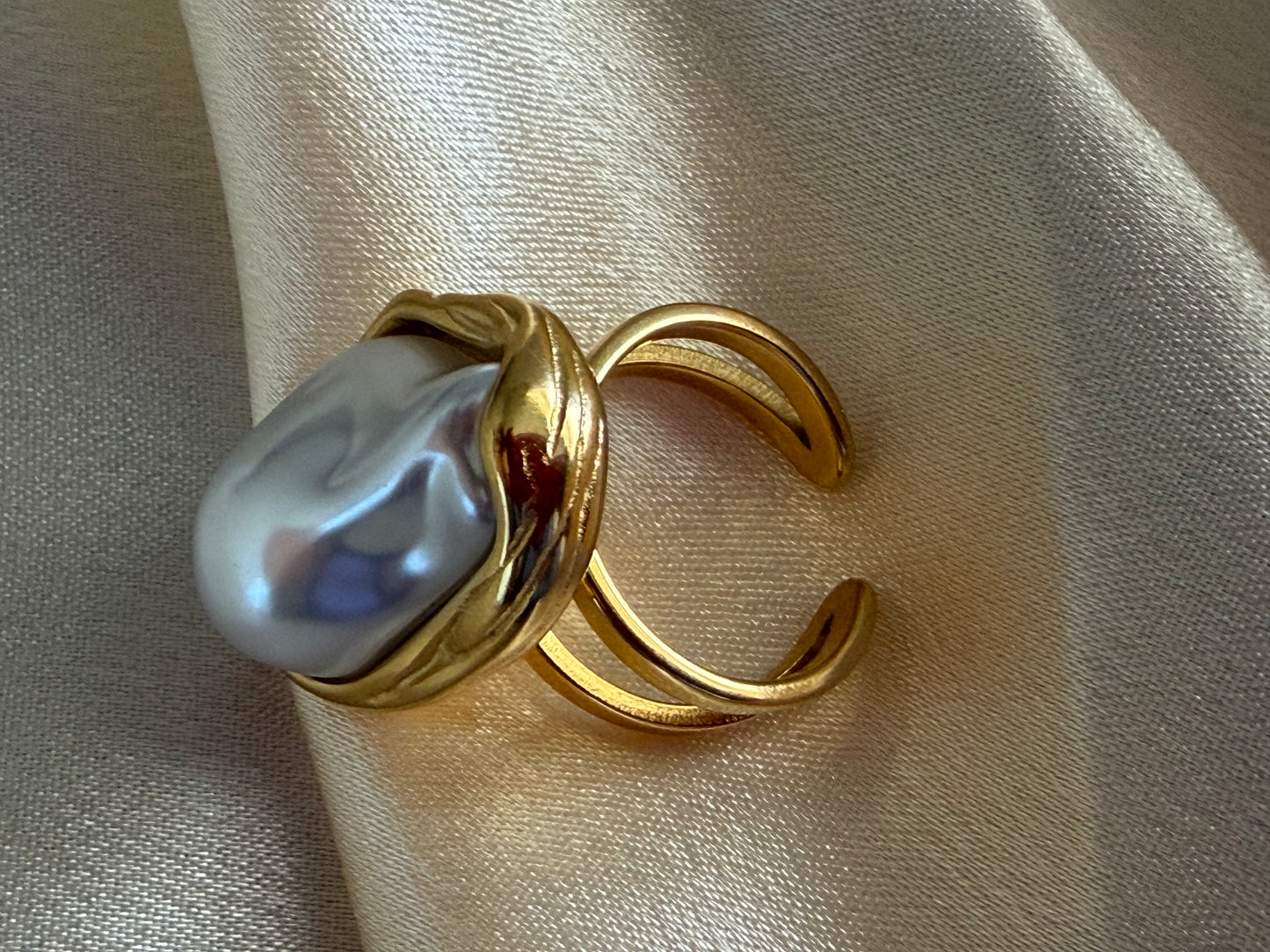 Ola Pearl Ring