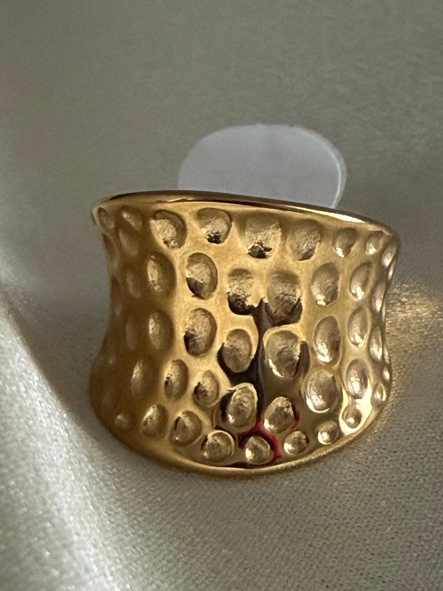 Ara Dome Ring