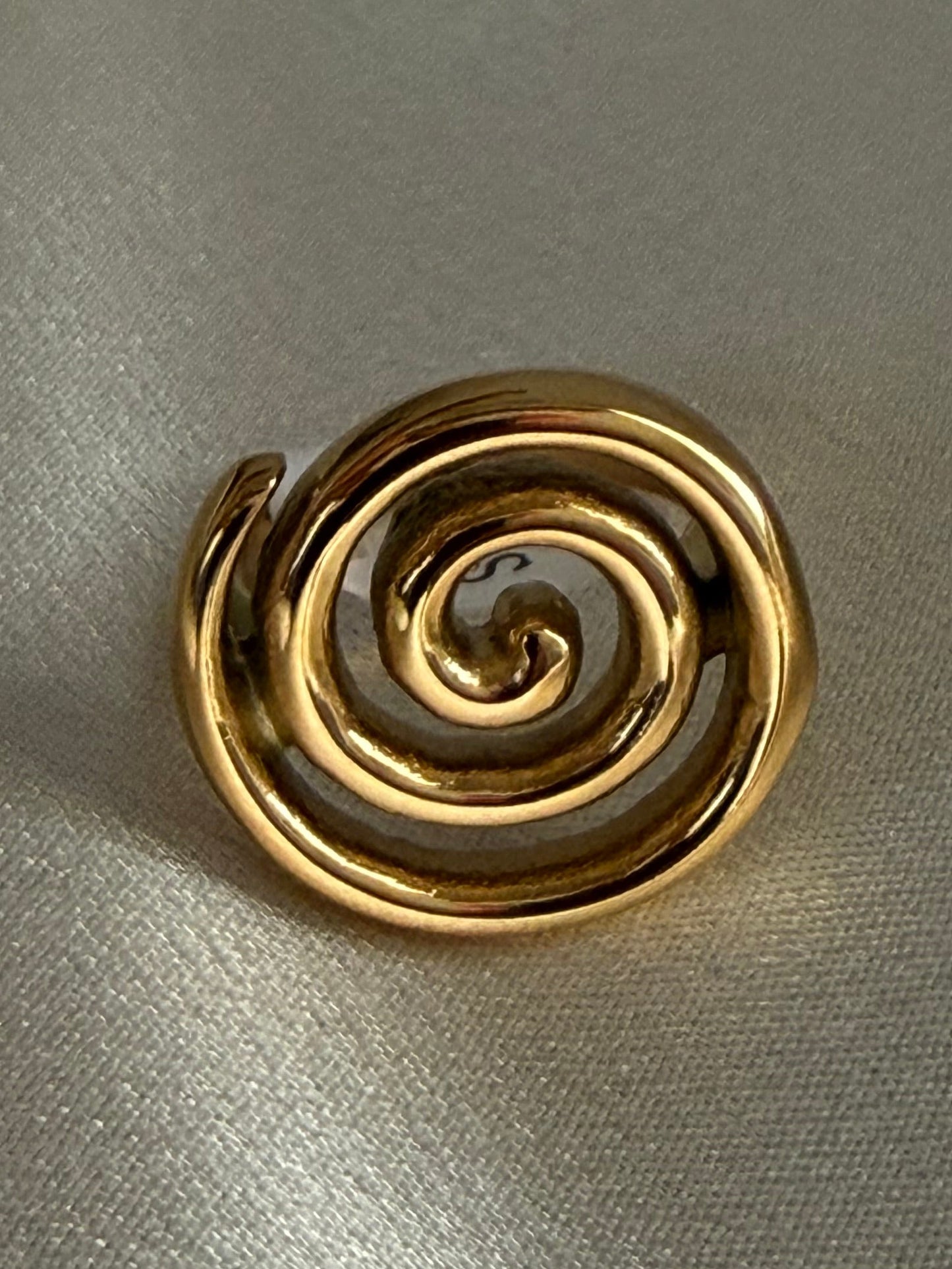 Ara Spiral Ring